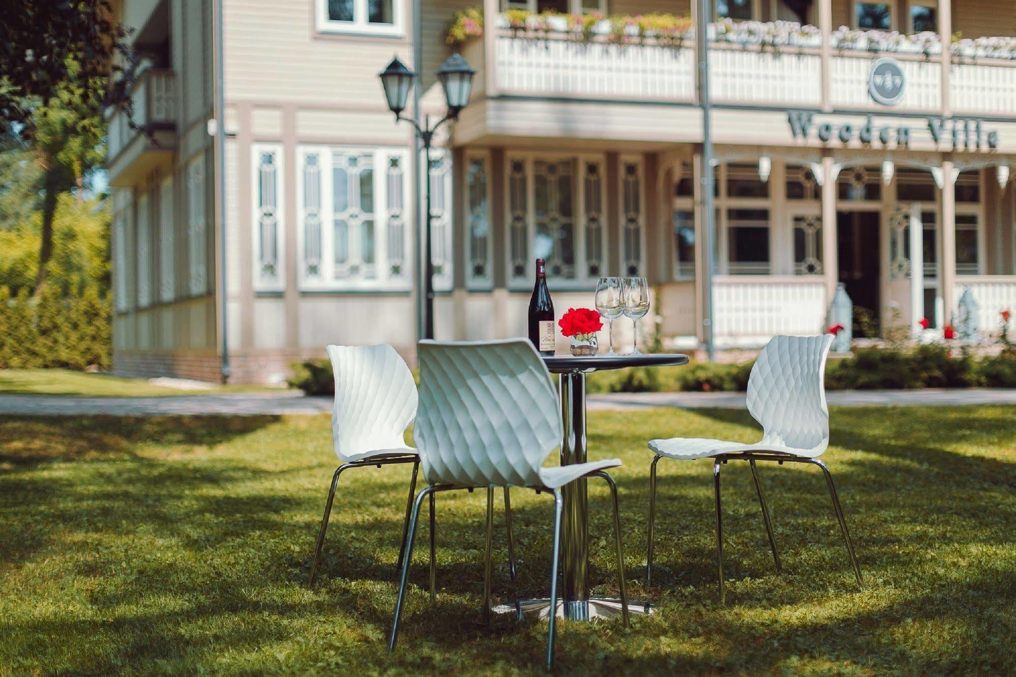 Wooden Villa Apartments Jurmala Bagian luar foto